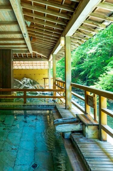 のんびり四万温泉 しっぽり秘湯一泊二日の旅